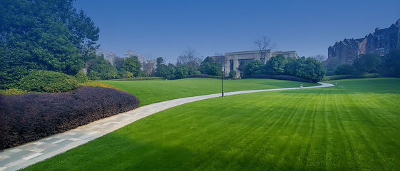 甘肅榮洋實業(yè)集團有限責任公司是集房地產開發(fā)經營,房屋銷售、租賃,物業(yè)管理;工程管理服務;建筑工程施工、裝飾、裝修,市政工程設計、施工,園林綠化;保潔服務;企業(yè)管理咨詢,酒店經營管理;建筑機械、設備租賃銷售,五金建材、水暖材料、日用百貨、電梯的批發(fā)及零售為一體的民營企業(yè)。